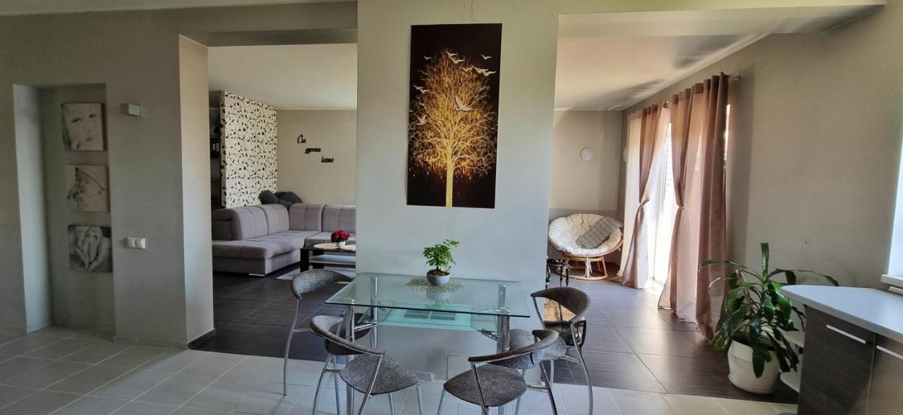 Sveciu Namai Kamile Villa Siauliai  Ngoại thất bức ảnh